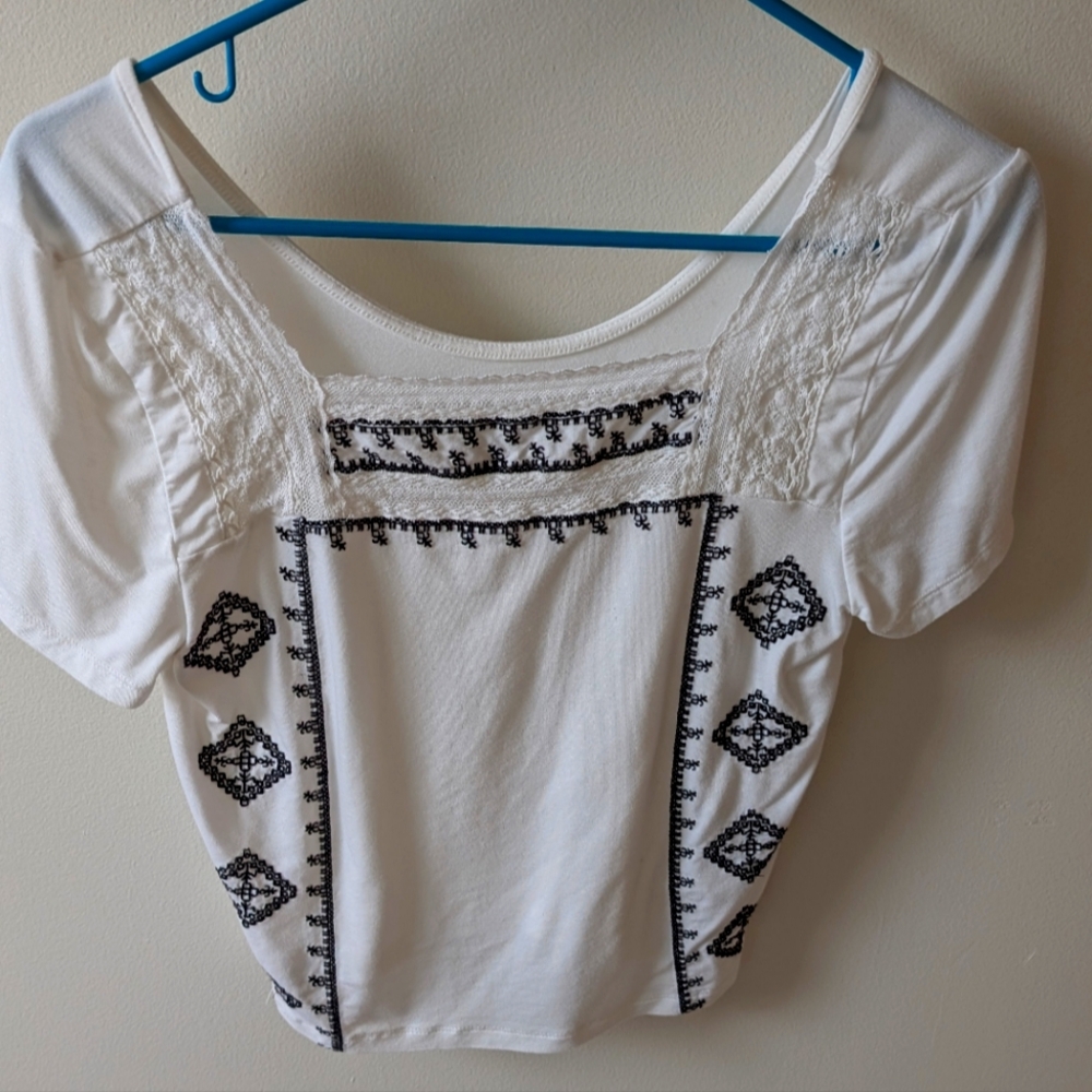 American Eagle soft and sexy embroidered short sleeve white top. Size medium